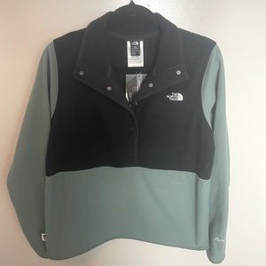 Green and Black Northface Fleece Size Medium
